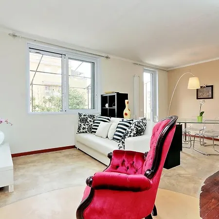 Bright Modern Flat 5 Daire *