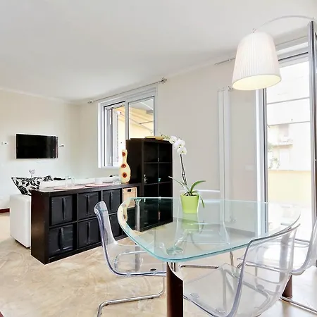 Bright Modern Flat 5 *