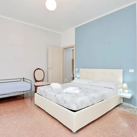 Appartamento Bright Modern Flat 5
