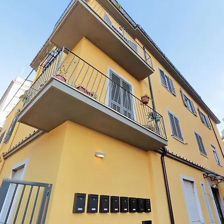 Bright Modern Flat 5 Apartman