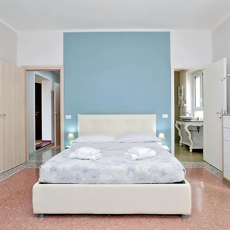 Apartman Bright Modern Flat 5 *