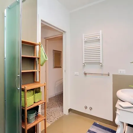 Apartman Bright Modern Flat 5 *